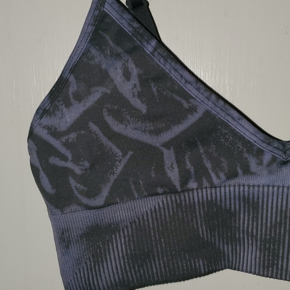lululemon sports bra - Picture 2 of 6
